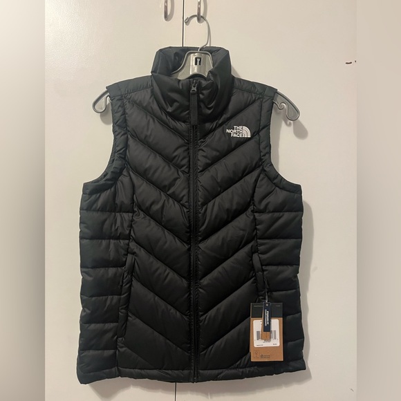Black North face vest, New with tags. - Picture 1 of 3